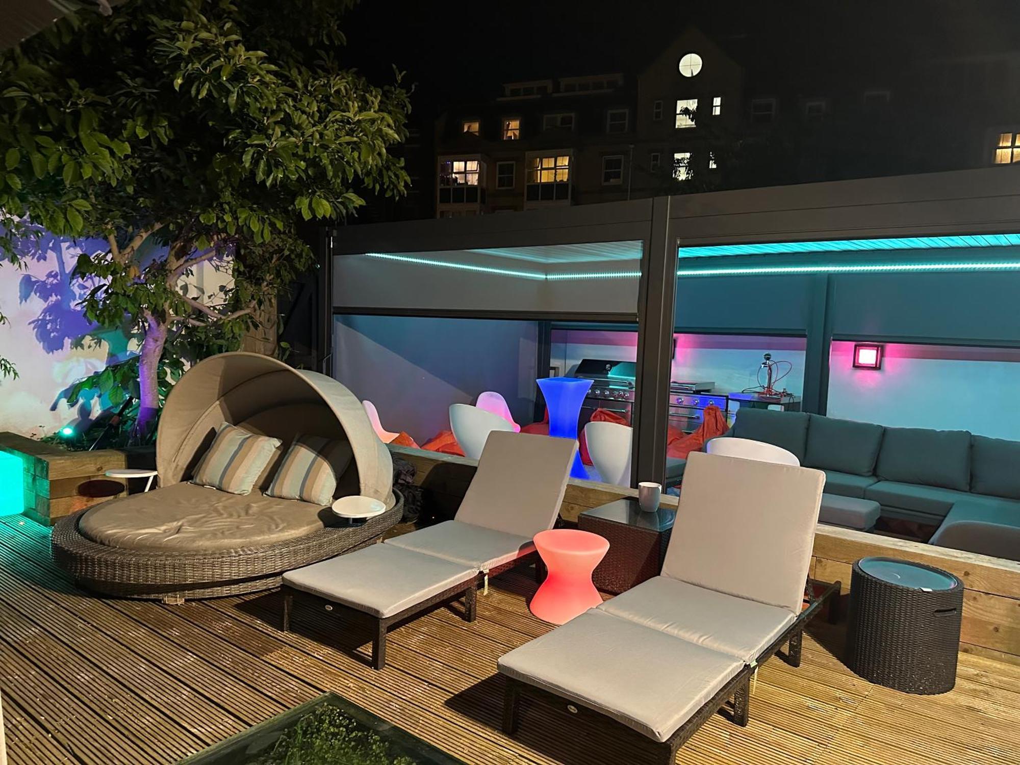Deluxe Studios With Spa Included 포츠머스 외부 사진